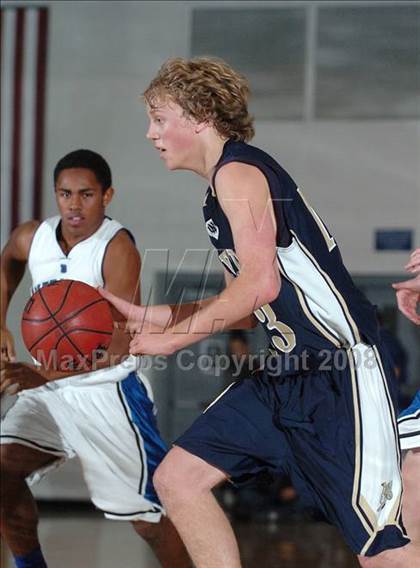Thumbnail 1 in Nevada Union vs. Davis (Les Curry Invitational) photogallery.