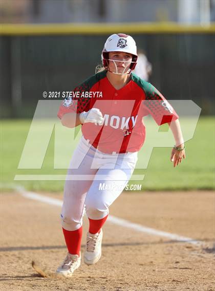Thumbnail 3 in Cherokee Trail @ Smoky Hill photogallery.