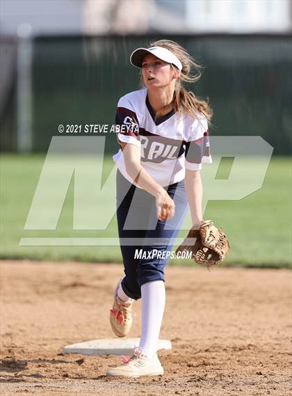 Thumbnail 2 in Cherokee Trail @ Smoky Hill photogallery.