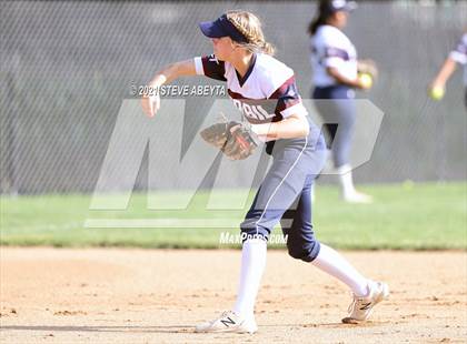 Thumbnail 3 in Cherokee Trail @ Smoky Hill photogallery.
