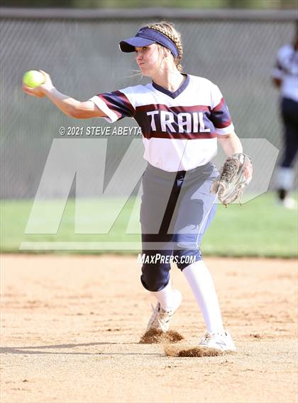 Thumbnail 1 in Cherokee Trail @ Smoky Hill photogallery.