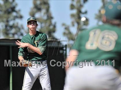 Thumbnail 2 in Edison vs. Lakewood (CIF SS D1 Playoffs) photogallery.