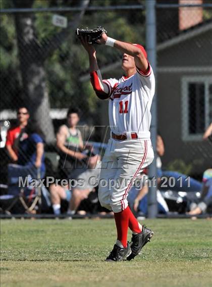 Thumbnail 3 in Edison vs. Lakewood (CIF SS D1 Playoffs) photogallery.