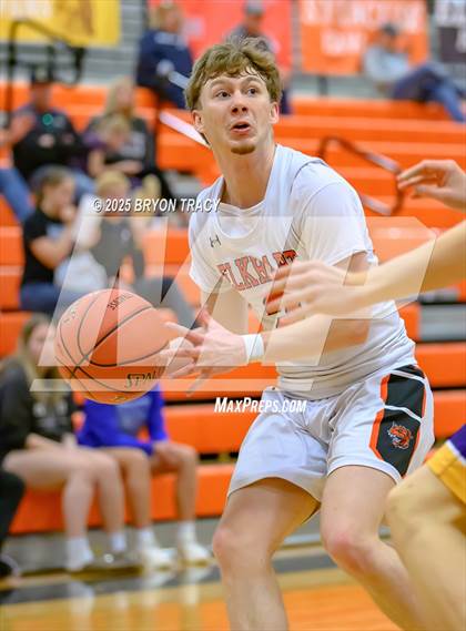 Thumbnail 2 in Eads vs. Elkhart photogallery.