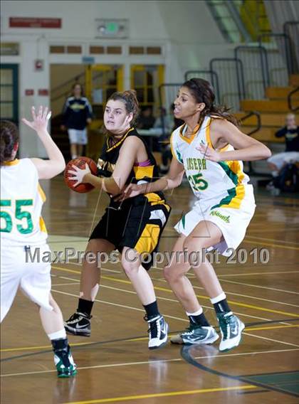 Thumbnail 3 in St. Joseph vs. Newbury Park (Santa Barbara Tournament of Champions) photogallery.