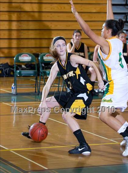 Thumbnail 3 in St. Joseph vs. Newbury Park (Santa Barbara Tournament of Champions) photogallery.