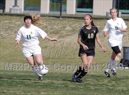 Thumbnail 3 in La Reina vs Oak Park  photogallery.