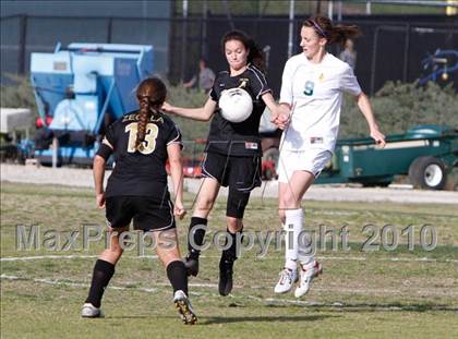 Thumbnail 2 in La Reina vs Oak Park  photogallery.