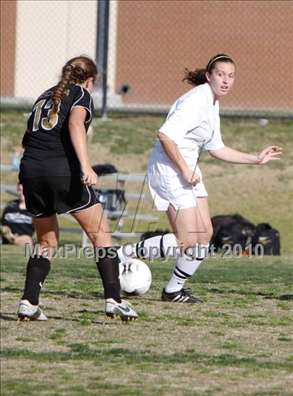 Thumbnail 2 in La Reina vs Oak Park  photogallery.