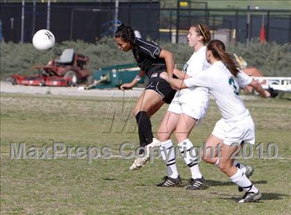 Thumbnail 2 in La Reina vs Oak Park  photogallery.