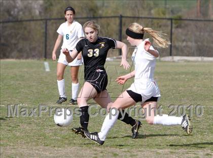 Thumbnail 2 in La Reina vs Oak Park  photogallery.