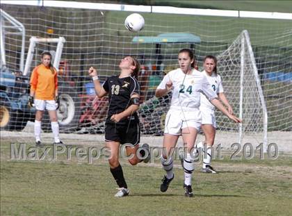 Thumbnail 1 in La Reina vs Oak Park  photogallery.