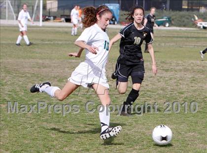 Thumbnail 2 in La Reina vs Oak Park  photogallery.