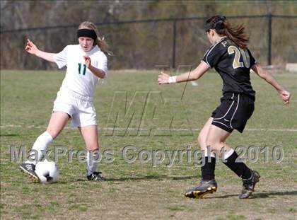 Thumbnail 1 in La Reina vs Oak Park  photogallery.