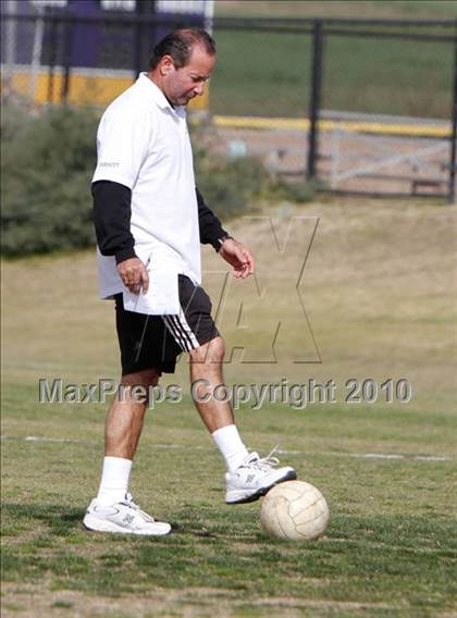 Thumbnail 3 in La Reina vs Oak Park  photogallery.