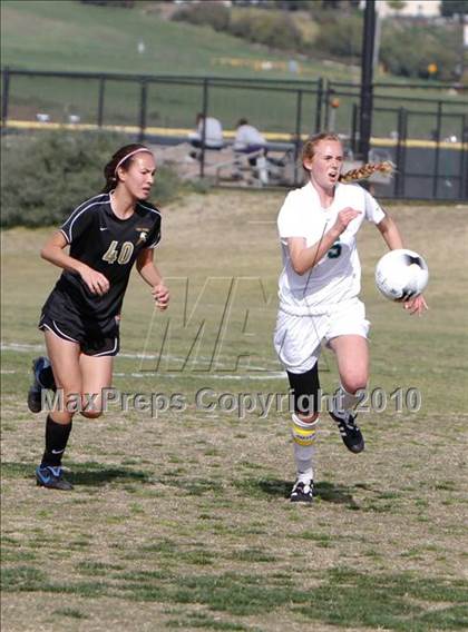 Thumbnail 3 in La Reina vs Oak Park  photogallery.