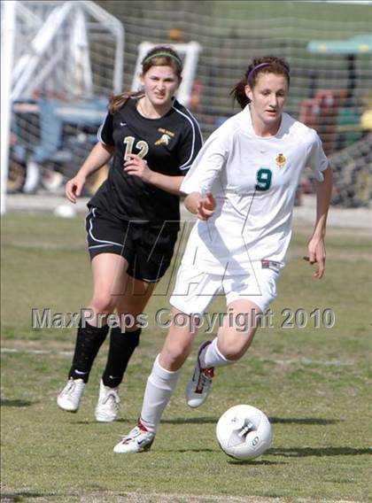 Thumbnail 1 in La Reina vs Oak Park  photogallery.