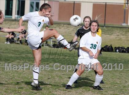 Thumbnail 3 in La Reina vs Oak Park  photogallery.