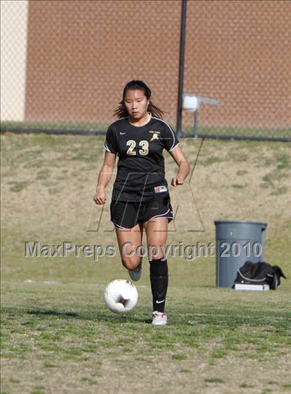 Thumbnail 2 in La Reina vs Oak Park  photogallery.