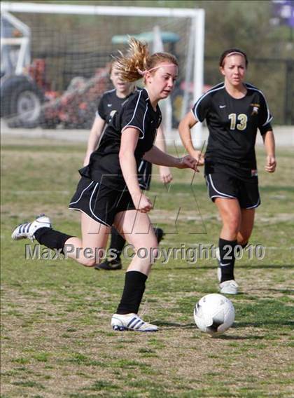 Thumbnail 2 in La Reina vs Oak Park  photogallery.