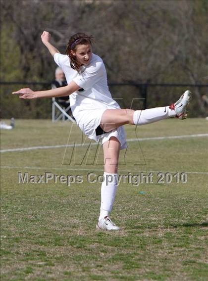 Thumbnail 1 in La Reina vs Oak Park  photogallery.
