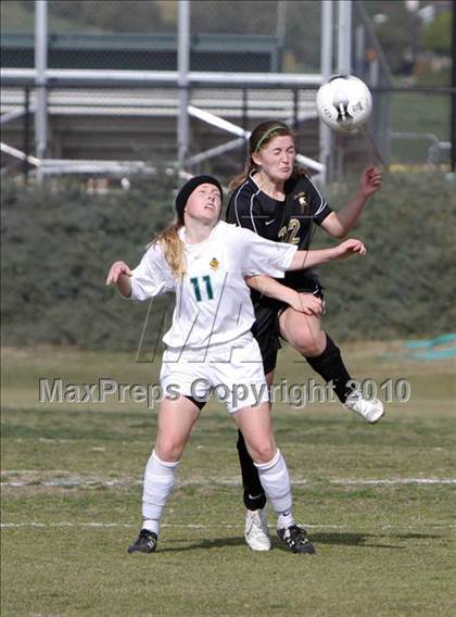 Thumbnail 3 in La Reina vs Oak Park  photogallery.