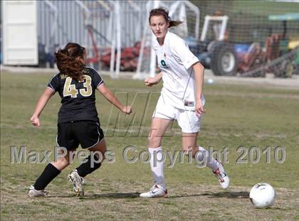 Thumbnail 2 in La Reina vs Oak Park  photogallery.