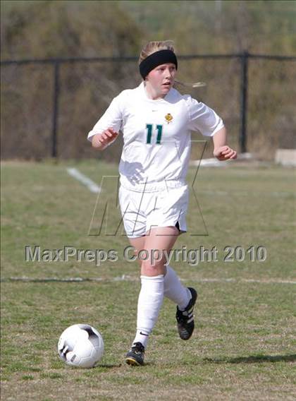 Thumbnail 2 in La Reina vs Oak Park  photogallery.