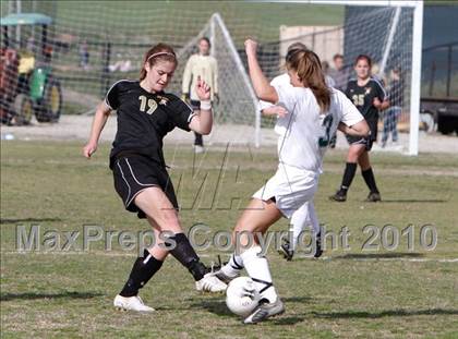 Thumbnail 3 in La Reina vs Oak Park  photogallery.