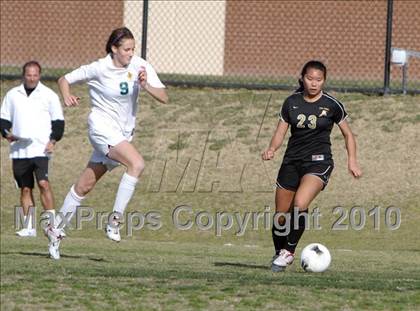 Thumbnail 3 in La Reina vs Oak Park  photogallery.