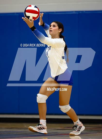 Thumbnail 3 in Grand Oaks vs The Woodlands photogallery.