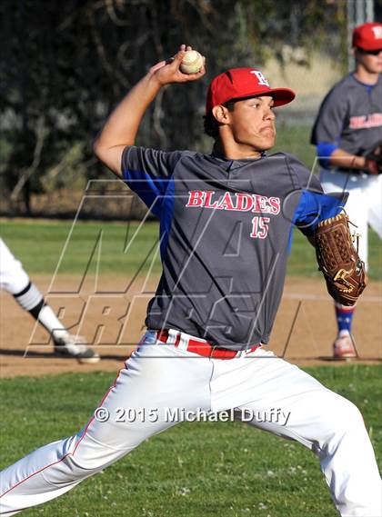 Thumbnail 2 in East Bakersfield @ Tehachapi photogallery.