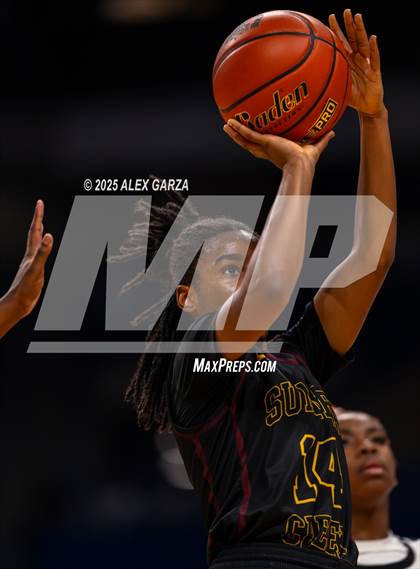 Thumbnail 3 in Summer Creek vs. Cedar Hill (UIL 6A Basketball Division I Final) photogallery.