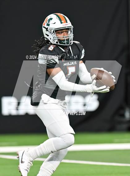 Thumbnail 3 in Canyon Springs vs Mojave (NIAA 4A Final) photogallery.