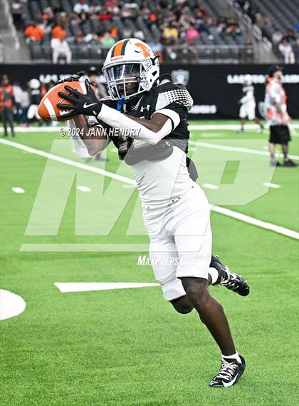 Thumbnail 1 in Canyon Springs vs Mojave (NIAA 4A Final) photogallery.