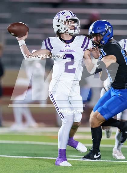 Thumbnail 1 in Jacksboro vs Gunter (UIL 3A D2 Area Playoff) photogallery.