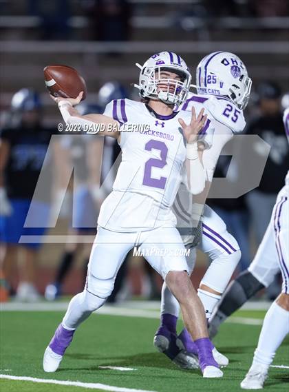 Thumbnail 2 in Jacksboro vs Gunter (UIL 3A D2 Area Playoff) photogallery.