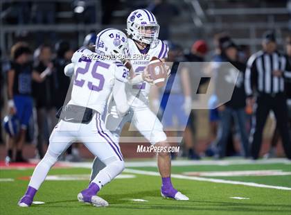 Thumbnail 3 in Jacksboro vs Gunter (UIL 3A D2 Area Playoff) photogallery.