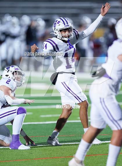 Thumbnail 1 in Jacksboro vs Gunter (UIL 3A D2 Area Playoff) photogallery.