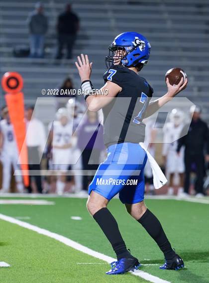 Thumbnail 2 in Jacksboro vs Gunter (UIL 3A D2 Area Playoff) photogallery.