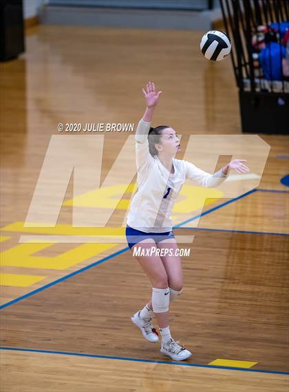 Thumbnail 3 in Roncalli vs Brownsburg (IHSAA 4A Regional Semifinal) photogallery.