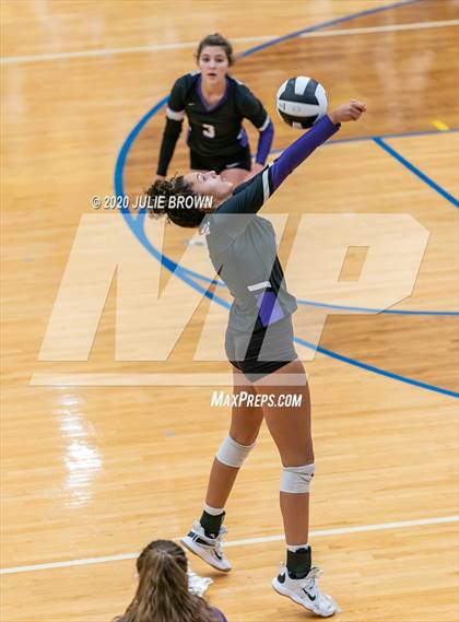 Thumbnail 3 in Roncalli vs Brownsburg (IHSAA 4A Regional Semifinal) photogallery.