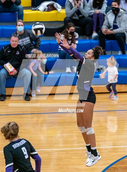 Thumbnail 1 in Roncalli vs Brownsburg (IHSAA 4A Regional Semifinal) photogallery.