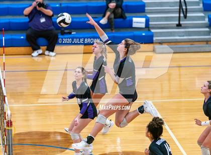 Thumbnail 3 in Roncalli vs Brownsburg (IHSAA 4A Regional Semifinal) photogallery.