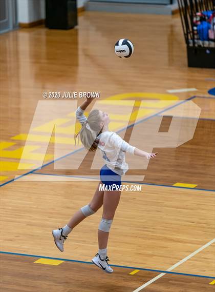 Thumbnail 2 in Roncalli vs Brownsburg (IHSAA 4A Regional Semifinal) photogallery.