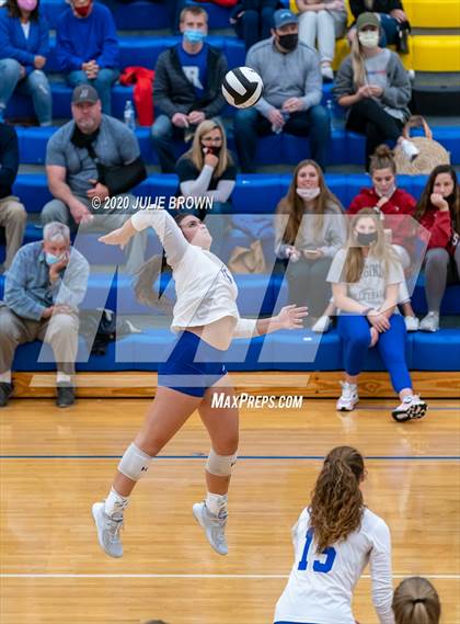 Thumbnail 3 in Roncalli vs Brownsburg (IHSAA 4A Regional Semifinal) photogallery.