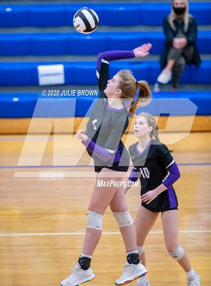 Thumbnail 3 in Roncalli vs Brownsburg (IHSAA 4A Regional Semifinal) photogallery.