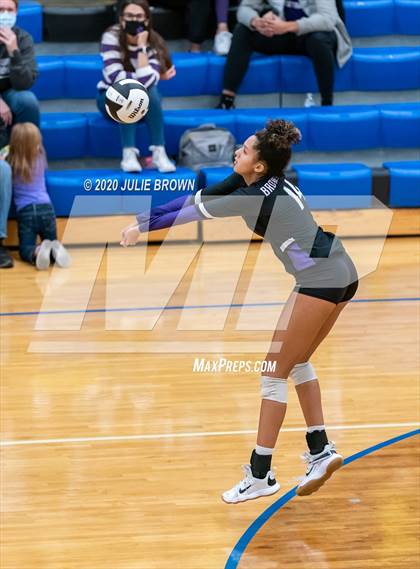 Thumbnail 3 in Roncalli vs Brownsburg (IHSAA 4A Regional Semifinal) photogallery.
