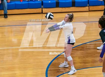 Thumbnail 3 in Roncalli vs Brownsburg (IHSAA 4A Regional Semifinal) photogallery.