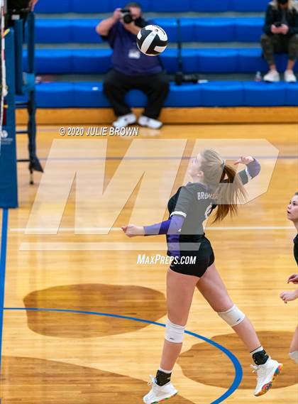 Thumbnail 3 in Roncalli vs Brownsburg (IHSAA 4A Regional Semifinal) photogallery.